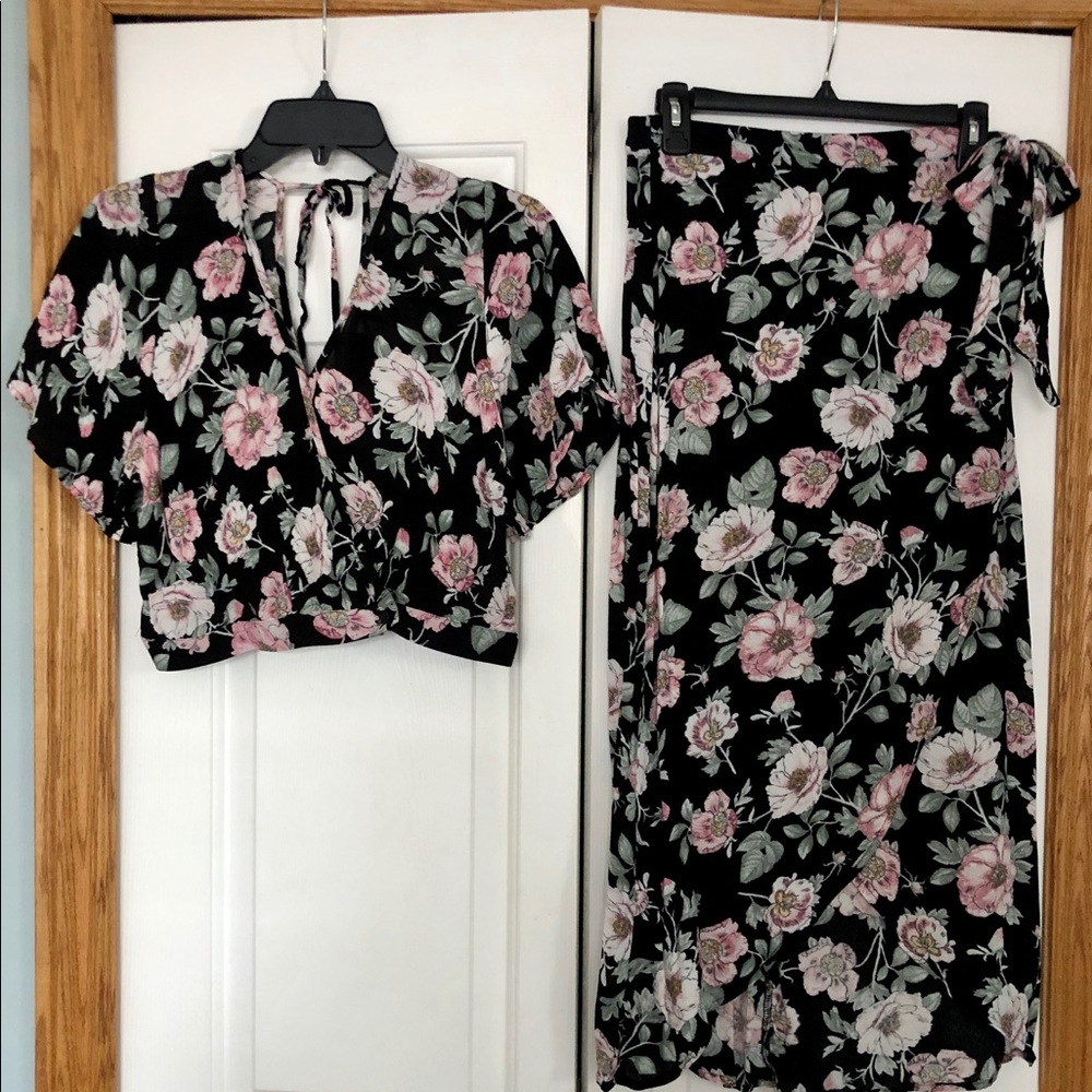 Xhiliration 2-Piece Floral Crop Top and Maxi Skirt